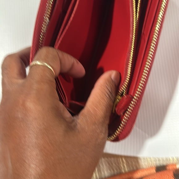 Prada long wallet with gold hardware zippy - Picture 5 of 8